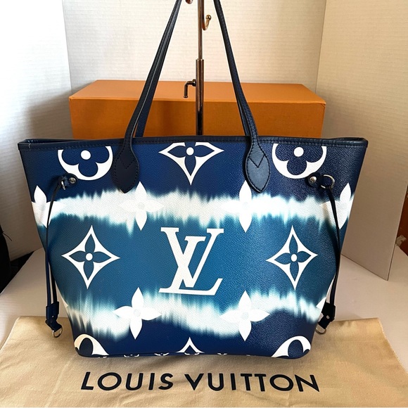 Louis Vuitton Handbags - Authentic Louis Vuitton Escale Neverfull MM limited edition